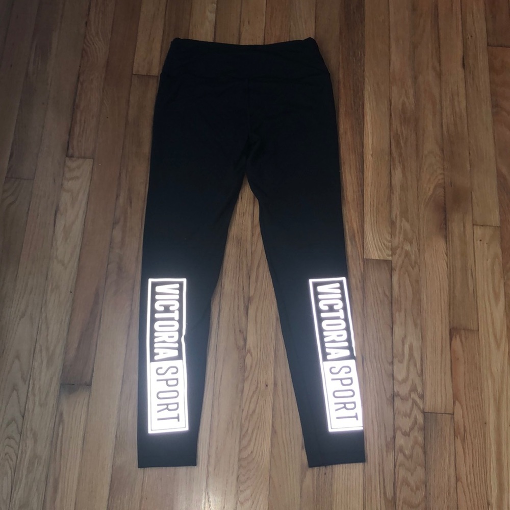 Victoria’s Secret VSX Sport reflective leggings